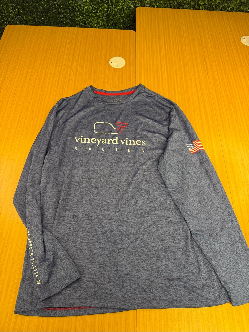 Vineyard Vines Shirt Mens Large Long Sleeve Performance Racing American Flag